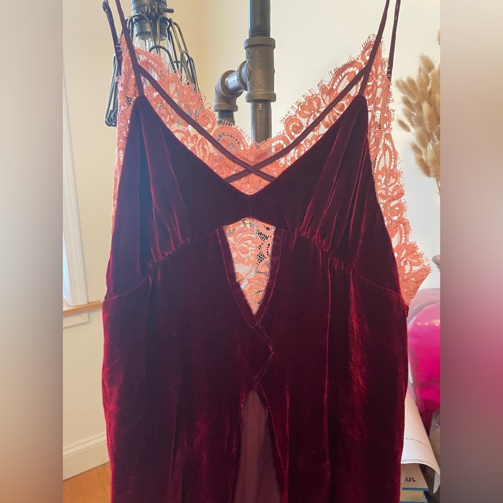 LE SUPERBE "Sigmonds" Silk & Velvet Slip Dress in Burgundy/Pink
